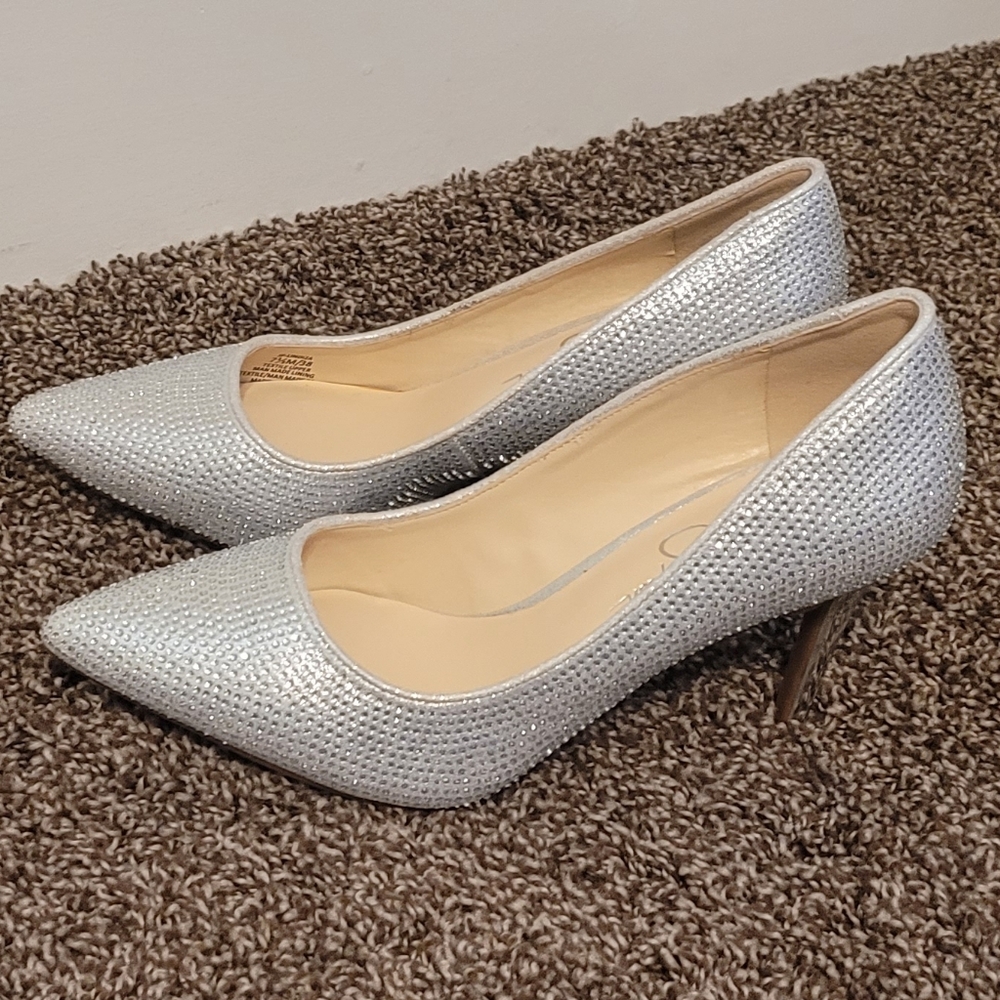 Jessica Simpson Shimmering Silver Heels w/ crystals - new w/o tags